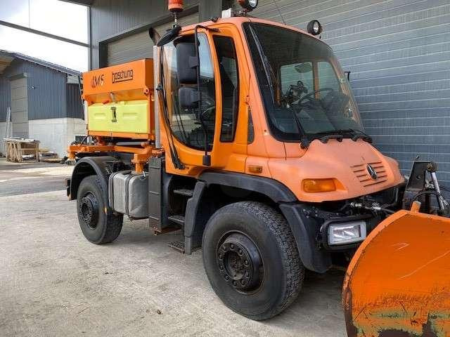Unimog UNIMOG - Engin de déneigement: photos 1 Unimog UNIMOG - Engin de déneigement: photos 1