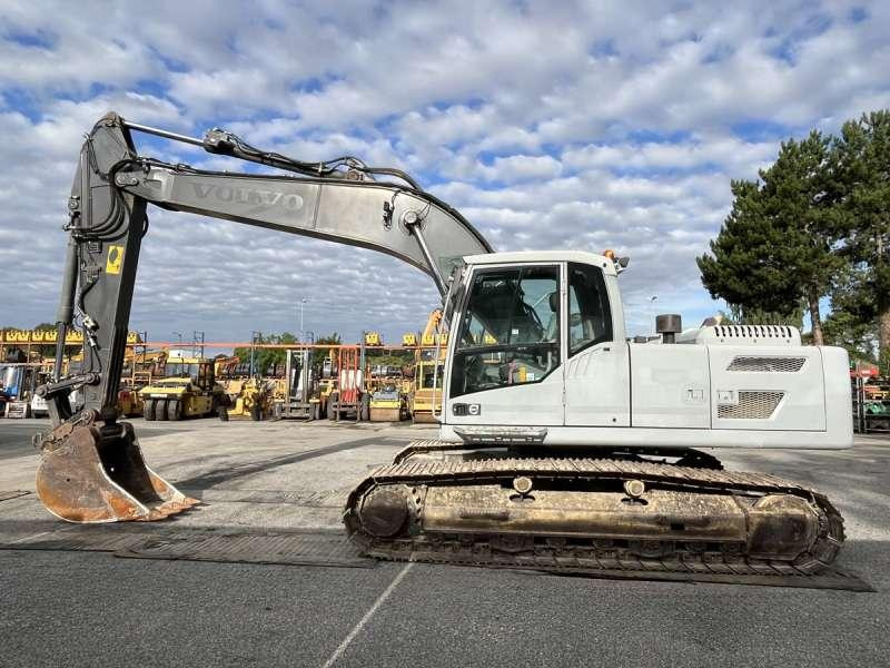 Volvo EC220DL - Pelle sur chenille: photos 4 Volvo EC220DL - Pelle sur chenille: photos 4