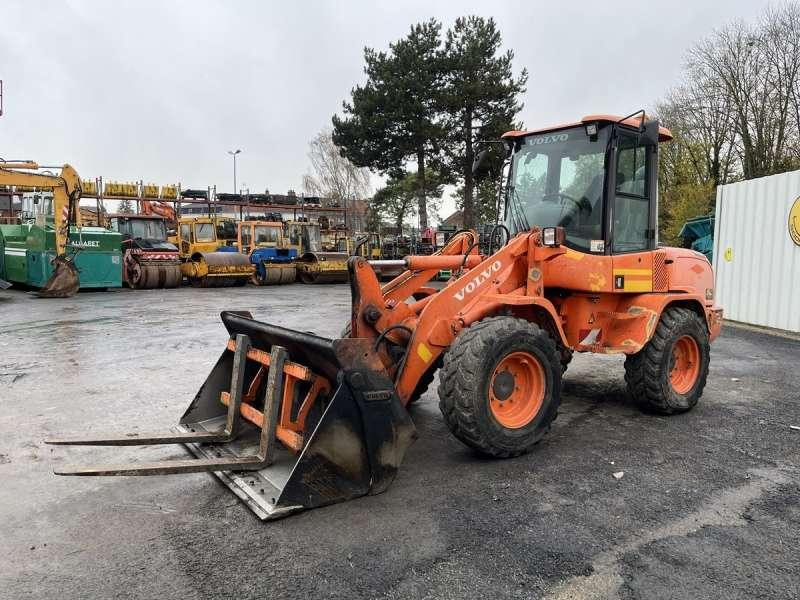 Volvo L30G - Chargeuse sur pneus: photos 3 Volvo L30G - Chargeuse sur pneus: photos 3