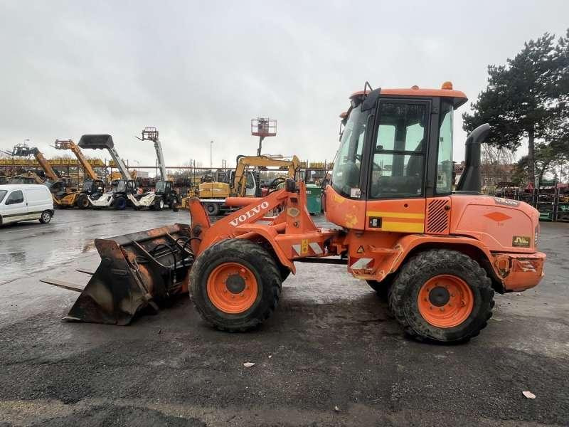 Volvo L30G - Chargeuse sur pneus: photos 4 Volvo L30G - Chargeuse sur pneus: photos 4
