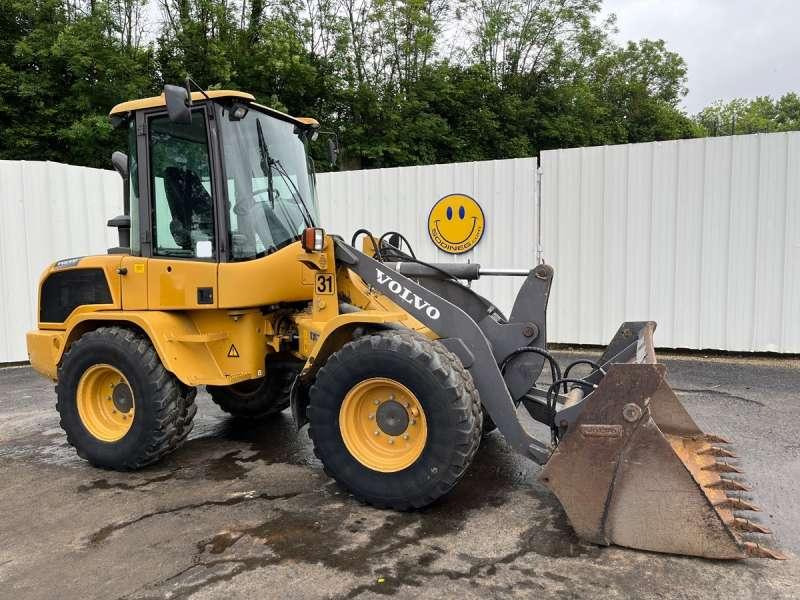 Volvo L30G - Chargeuse sur pneus: photos 1 Volvo L30G - Chargeuse sur pneus: photos 1