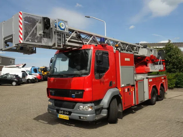 DAF LF 55.250 METZ 30 meter - Camion de pompier: photos 2 DAF LF 55.250 METZ 30 meter - Camion de pompier: photos 2