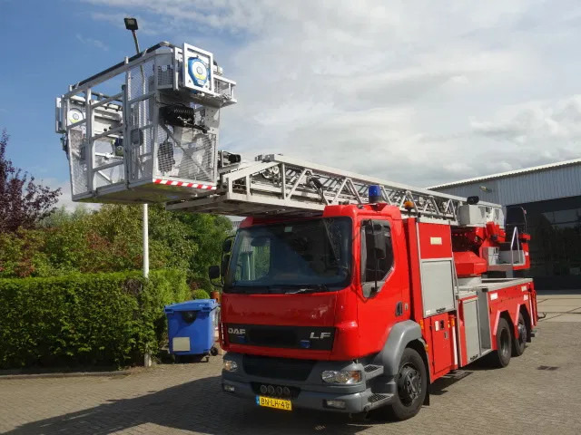 DAF LF 55.250 METZ 30 meter - Camion de pompier: photos 5 DAF LF 55.250 METZ 30 meter - Camion de pompier: photos 5
