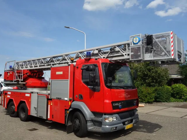 DAF LF 55.250 METZ 30 meter - Camion de pompier: photos 4 DAF LF 55.250 METZ 30 meter - Camion de pompier: photos 4