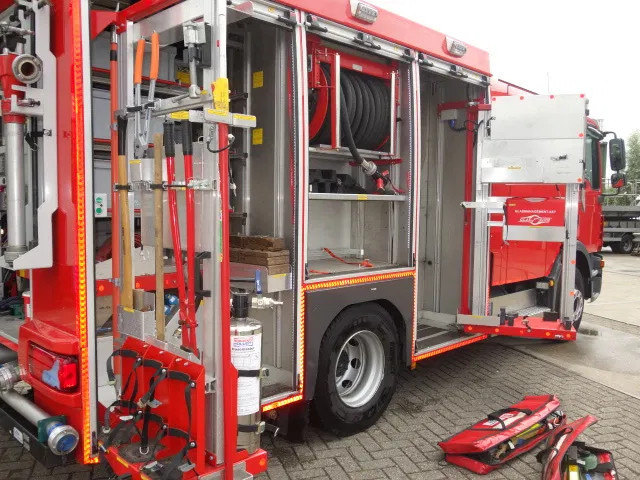 MAN TGM 15.250 FIRE TRUCK,2000 LITER TANK, FOAM TANK, AIRCO - Camion de pompier: photos 2 MAN TGM 15.250 FIRE TRUCK,2000 LITER TANK, FOAM TANK, AIRCO - Camion de pompier: photos 2