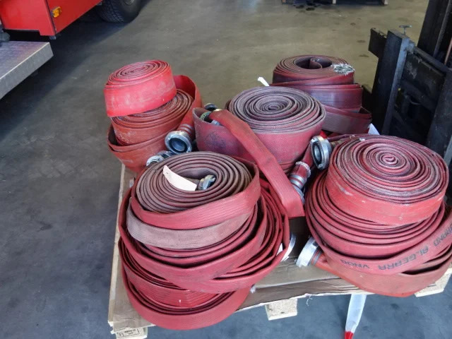 Mercedes-Benz 80euro fire hose - Camion de pompier: photos 2 Mercedes-Benz 80euro fire hose - Camion de pompier: photos 2