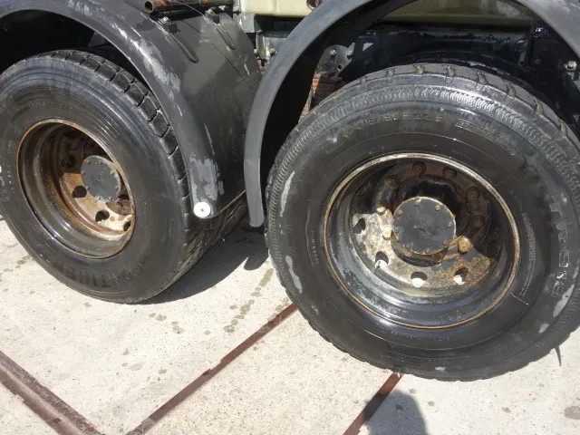 Mercedes-Benz MB 2222 6X4 VACUUM TOILET TRUCK WITH PUMP - Camion citerne: photos 4 Mercedes-Benz MB 2222 6X4 VACUUM TOILET TRUCK WITH PUMP - Camion citerne: photos 4