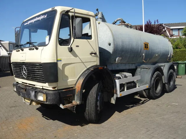 Mercedes-Benz MB 2222 6X4 WATERTANKER WITH PUMP - Camion citerne: photos 2 Mercedes-Benz MB 2222 6X4 WATERTANKER WITH PUMP - Camion citerne: photos 2