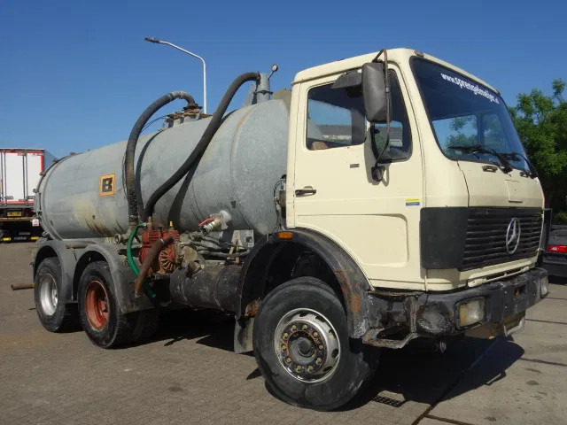 Mercedes-Benz MB 2222 6X4 WATERTANKER WITH PUMP - Camion citerne: photos 1 Mercedes-Benz MB 2222 6X4 WATERTANKER WITH PUMP - Camion citerne: photos 1