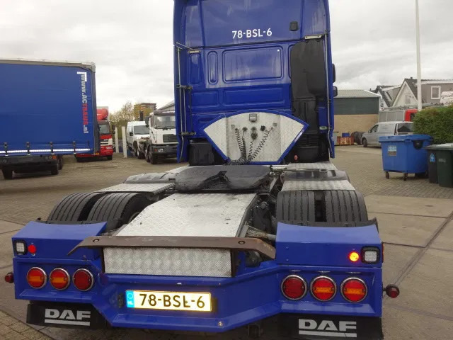 DAF XF 530 PK FTS 6X2 10 TYERS - Tracteur routier: photos 5 DAF XF 530 PK FTS 6X2 10 TYERS - Tracteur routier: photos 5