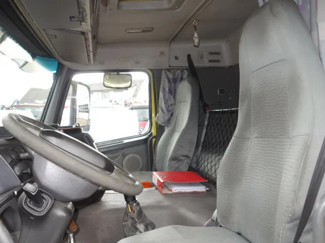 Volvo FM 12 18500liter tank,AIRCO,MANUAL GEARBOX - Camion citerne: photos 5 Volvo FM 12 18500liter tank,AIRCO,MANUAL GEARBOX - Camion citerne: photos 5