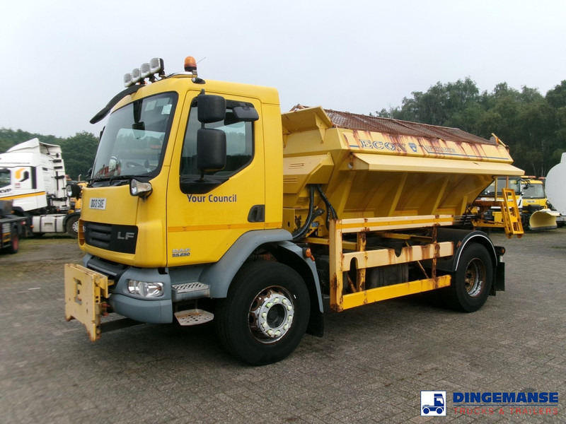 DAF LF 55.250 4X2 RHD gritter - Engin de déneigement: photos 1 DAF LF 55.250 4X2 RHD gritter - Engin de déneigement: photos 1
