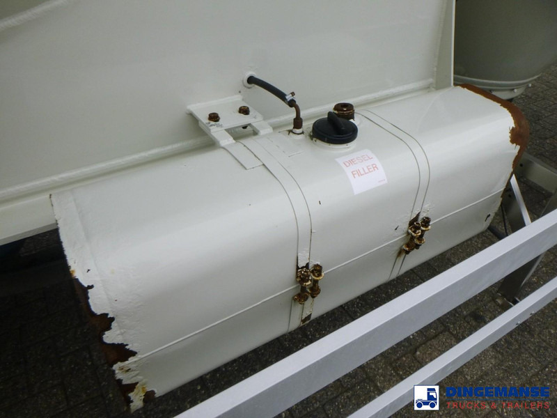 Semi-remorque citerne Feldbinder Powder tank alu 50 m3 + compressor: photos 18 Semi-remorque citerne Feldbinder Powder tank alu 50 m3 + compressor: photos 18