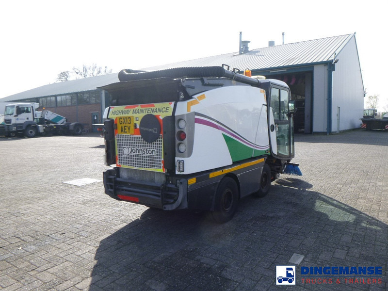 Johnston C202 compact street sweeper - Balayeuse de voirie: photos 4 Johnston C202 compact street sweeper - Balayeuse de voirie: photos 4