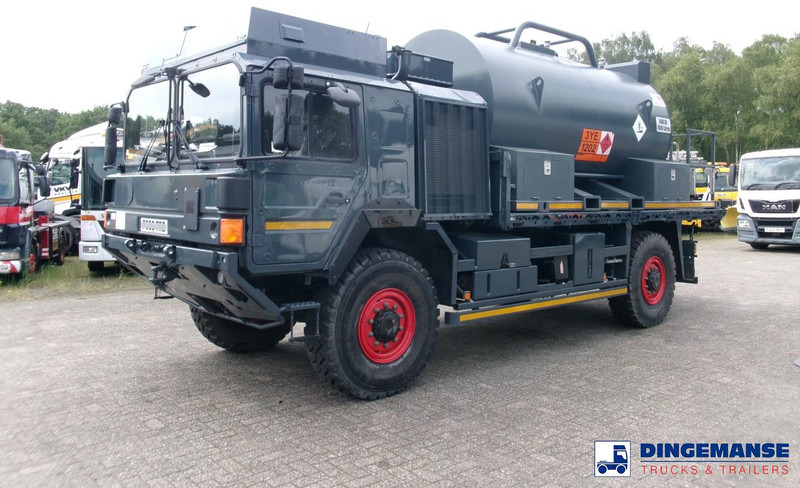 MAN HX 18.330 4X4 RHD fuel tank 5.5 m3 - Camion citerne: photos 1 MAN HX 18.330 4X4 RHD fuel tank 5.5 m3 - Camion citerne: photos 1