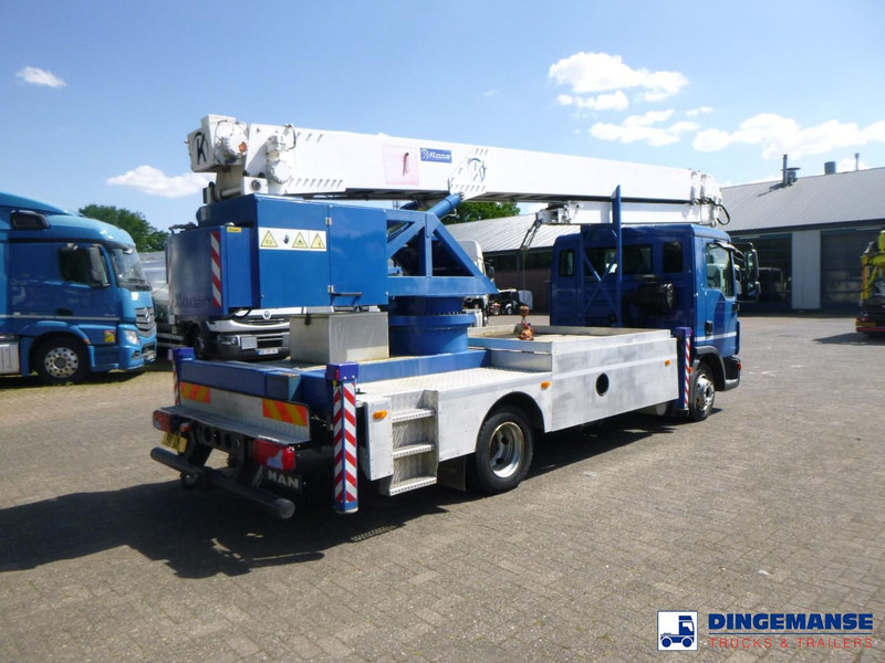 MAN TGL 7.180 4x2 + Klaas K25-30 crane - Camion grue: photos 4 MAN TGL 7.180 4x2 + Klaas K25-30 crane - Camion grue: photos 4