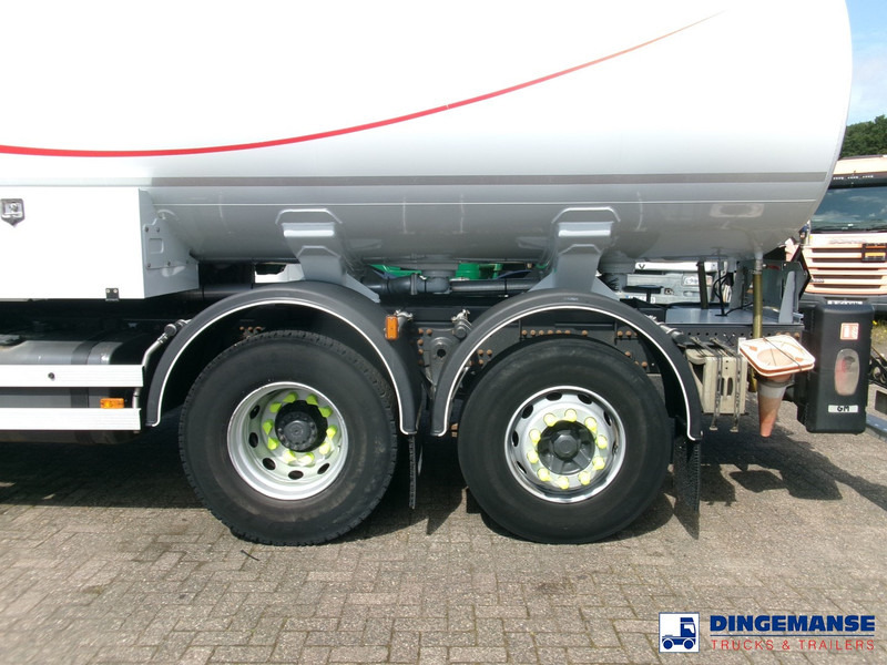 Renault Premium 310 dxi 6x2 fuel tank 18.5 m3 / 5 comp / ADR 16/08/2024 - Camion citerne: photos 5 Renault Premium 310 dxi 6x2 fuel tank 18.5 m3 / 5 comp / ADR 16/08/2024 - Camion citerne: photos 5