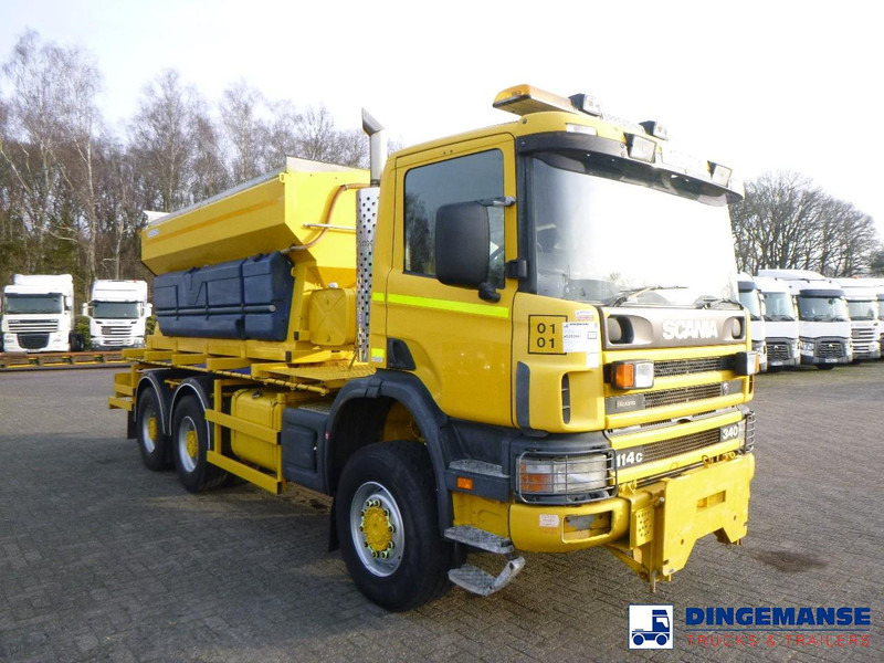 Scania P114-340 CB 6X6 RHD gritter / snow plough - Engin de déneigement: photos 2 Scania P114-340 CB 6X6 RHD gritter / snow plough - Engin de déneigement: photos 2