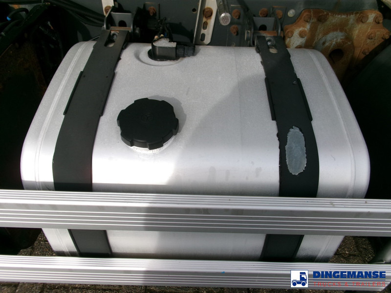 Volvo FE 280 4X2 fuel tank 13.6 m3 / 4 comp / ADR 07/07/24 - Camion citerne: photos 5 Volvo FE 280 4X2 fuel tank 13.6 m3 / 4 comp / ADR 07/07/24 - Camion citerne: photos 5
