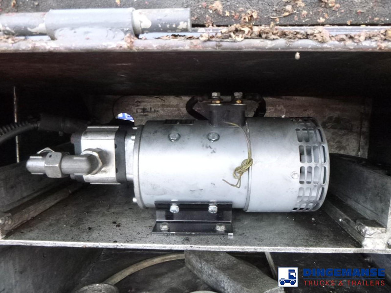 Filiat 3-axle tank trailer chassis incl supports - Semi-remorque citerne: photos 5 Filiat 3-axle tank trailer chassis incl supports - Semi-remorque citerne: photos 5