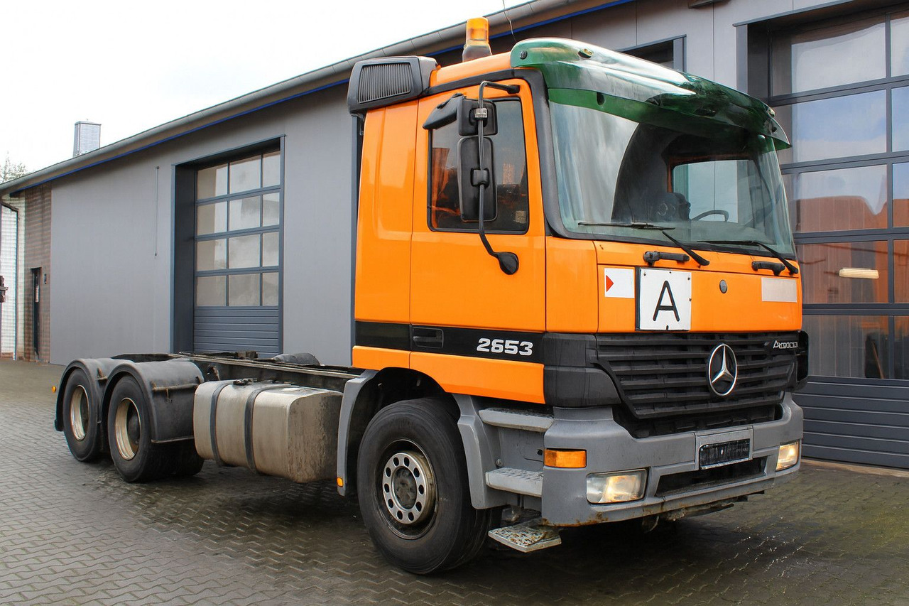 Mercedes-Benz Actros 2653 V8 6x4 Blatt-Luft EPS *clutch* - Châssis cabine: photos 1 Mercedes-Benz Actros 2653 V8 6x4 Blatt-Luft EPS *clutch* - Châssis cabine: photos 1