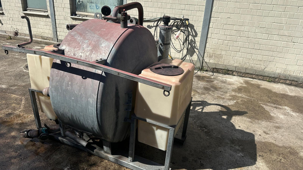 Saug-Druck fass Flexi  + 2 Frisch-Wassertaschen - Camion hydrocureur: photos 2 Saug-Druck fass Flexi  + 2 Frisch-Wassertaschen - Camion hydrocureur: photos 2