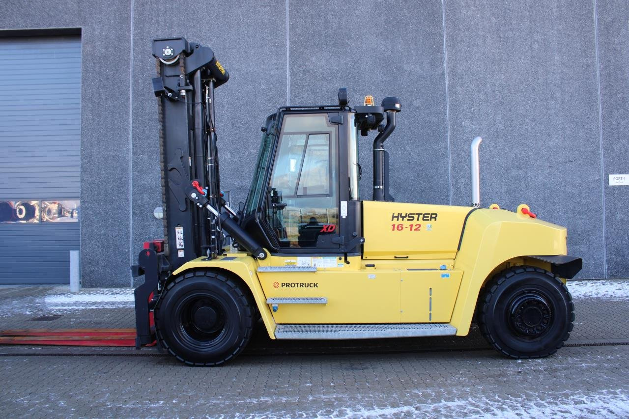 Hyster H16.00XD-12 - Chariot élévateur diesel: photos 1 Hyster H16.00XD-12 - Chariot élévateur diesel: photos 1