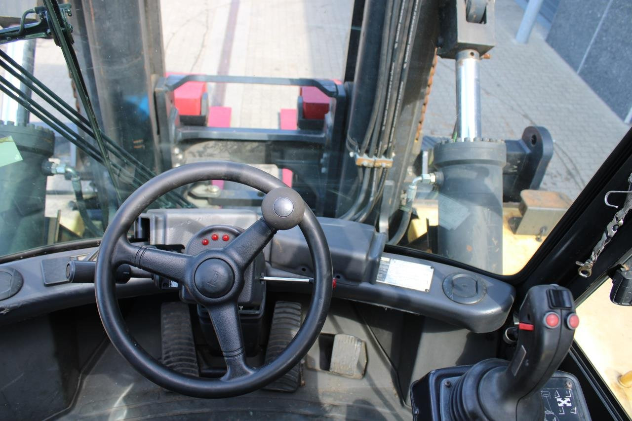 Hyster H28.00XM-16CH - Chariot élévateur diesel: photos 4 Hyster H28.00XM-16CH - Chariot élévateur diesel: photos 4