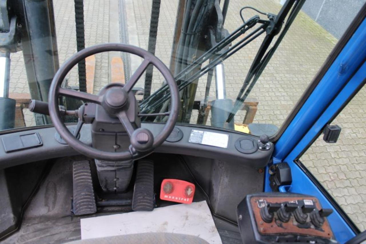 Hyster H8.00XM-6 - Chariot élévateur diesel: photos 4 Hyster H8.00XM-6 - Chariot élévateur diesel: photos 4