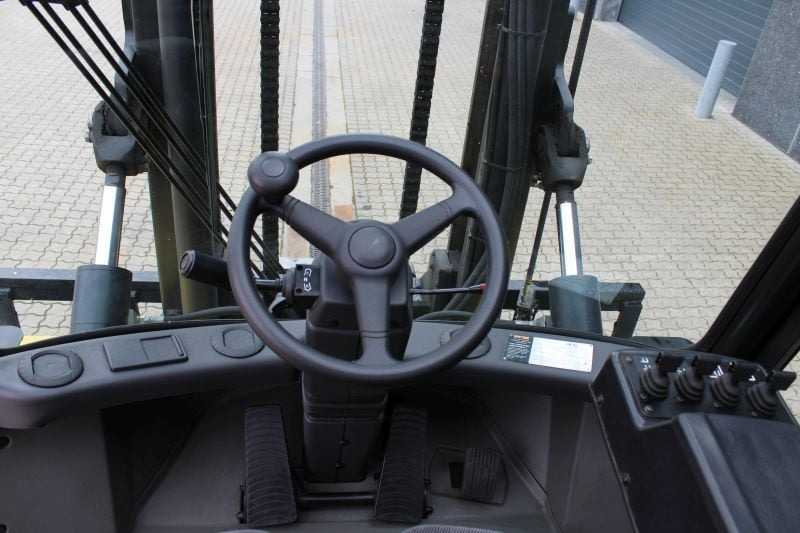 Hyster H9.00XM-6 - Chariot élévateur diesel: photos 2 Hyster H9.00XM-6 - Chariot élévateur diesel: photos 2