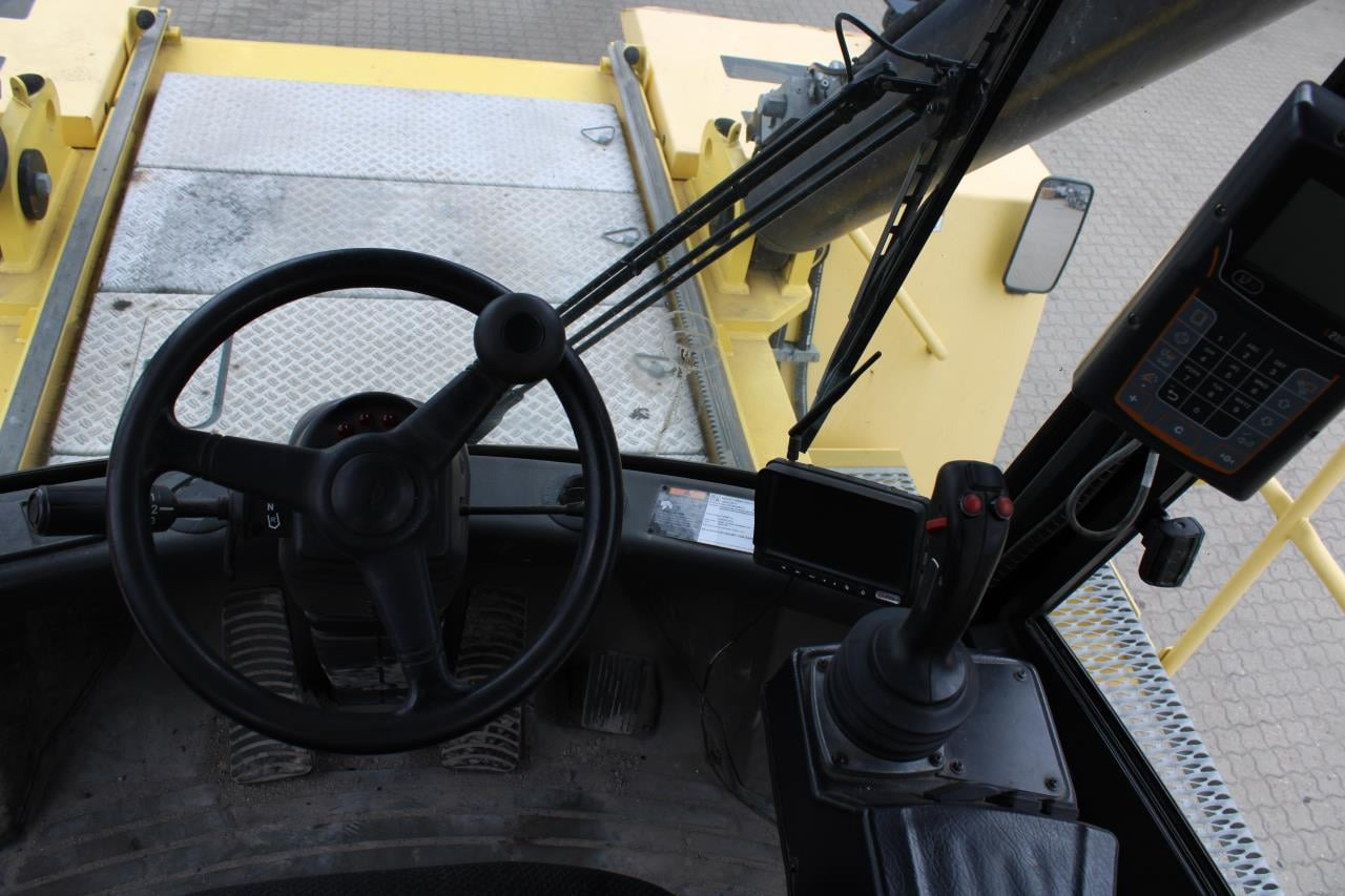 Hyster RS46-33CH - Reach stacker: photos 4 Hyster RS46-33CH - Reach stacker: photos 4