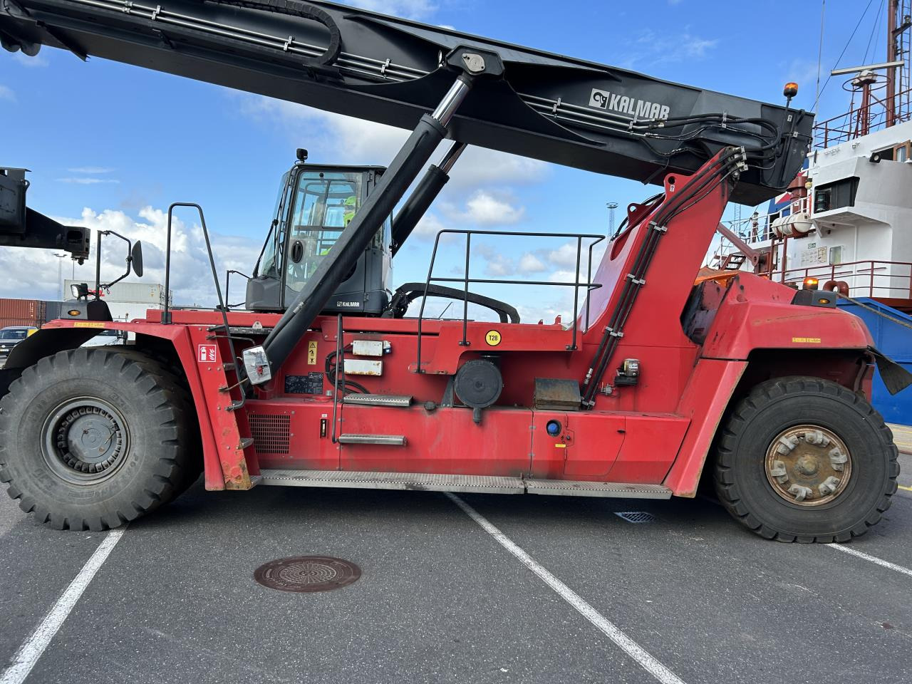 Kalmar DRG450-65S5 - Reach stacker: photos 1 Kalmar DRG450-65S5 - Reach stacker: photos 1