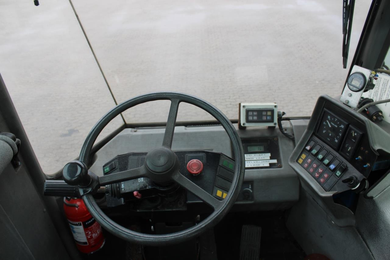 Kalmar TRX242 - Tracteur portuaire: photos 4 Kalmar TRX242 - Tracteur portuaire: photos 4
