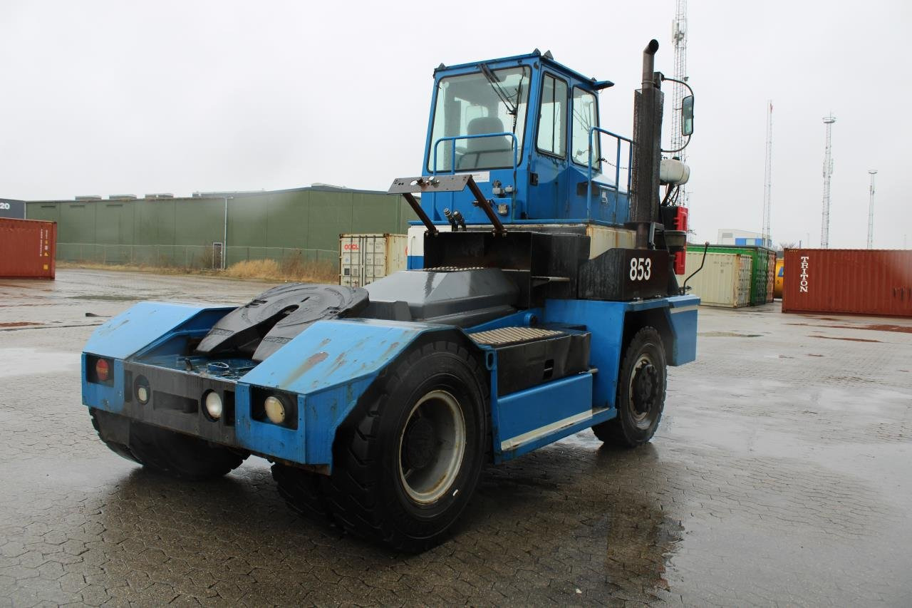 Kalmar TRX242 - Tracteur portuaire: photos 3 Kalmar TRX242 - Tracteur portuaire: photos 3