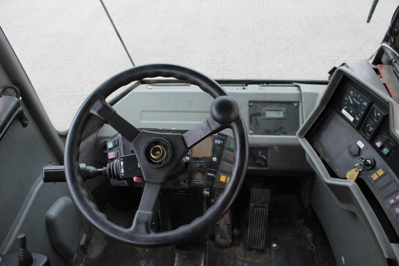 Kalmar TRX242 - Tracteur portuaire: photos 4 Kalmar TRX242 - Tracteur portuaire: photos 4