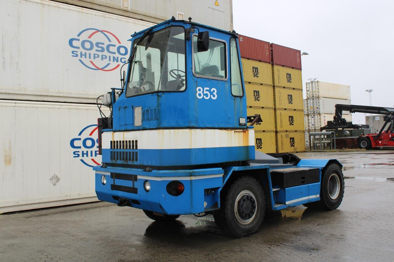 Kalmar TRX242 - Tracteur portuaire: photos 2 Kalmar TRX242 - Tracteur portuaire: photos 2