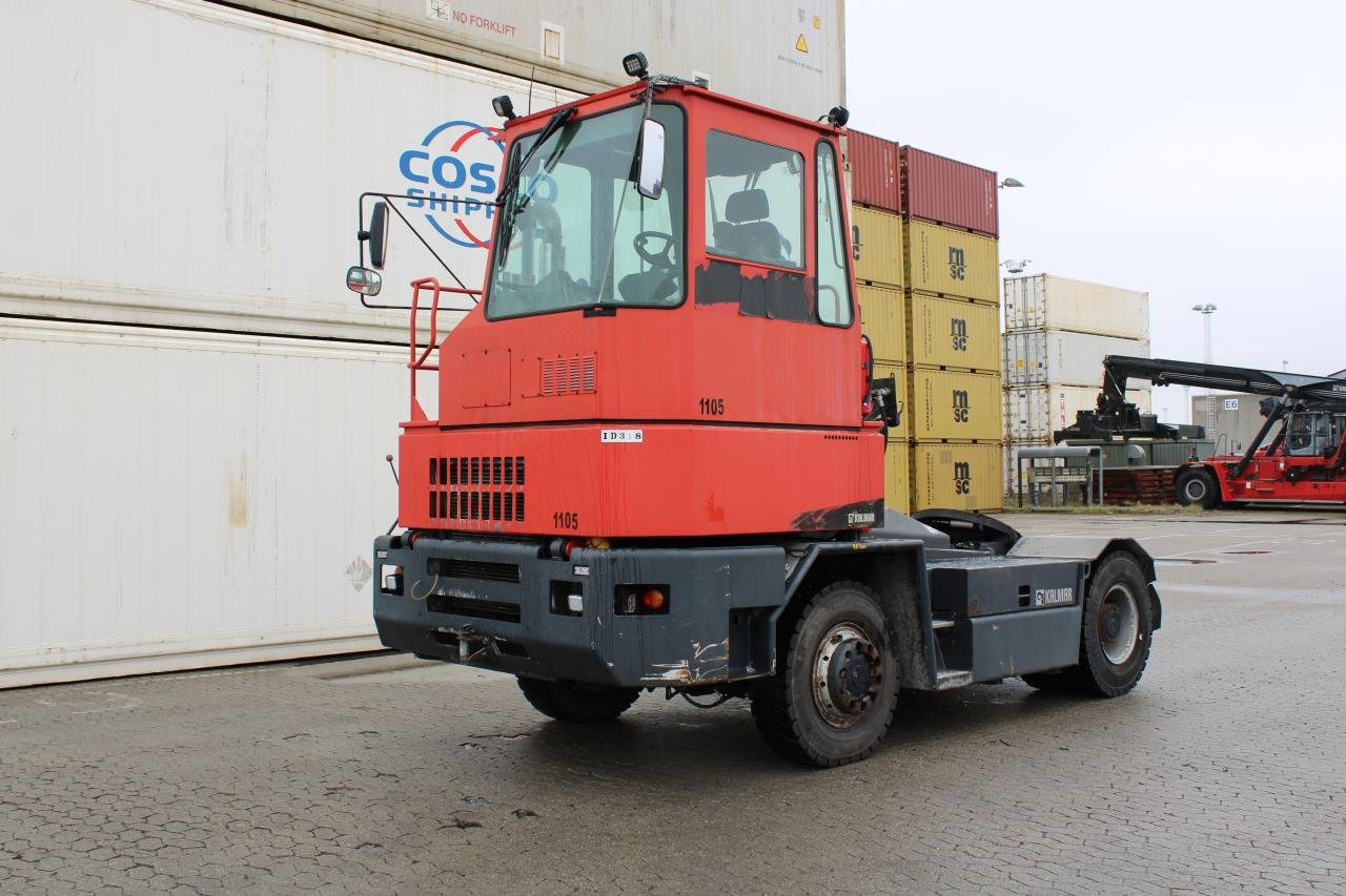 Kalmar TRX242 - Tracteur portuaire: photos 2 Kalmar TRX242 - Tracteur portuaire: photos 2