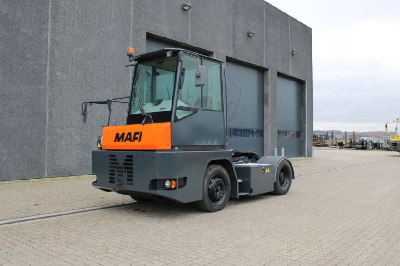 Mafi MT25 - Tracteur portuaire: photos 2 Mafi MT25 - Tracteur portuaire: photos 2