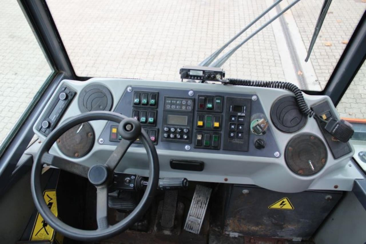 Mafi MT25 - Tracteur portuaire: photos 4 Mafi MT25 - Tracteur portuaire: photos 4