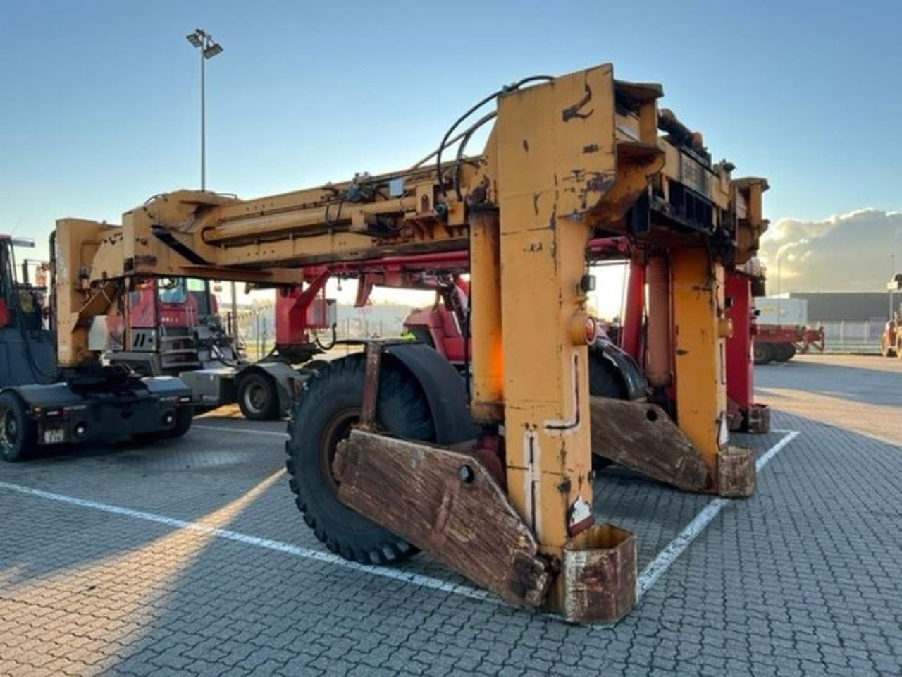 SISU 20-40” - Équipement portuaire: photos 2 SISU 20-40” - Équipement portuaire: photos 2