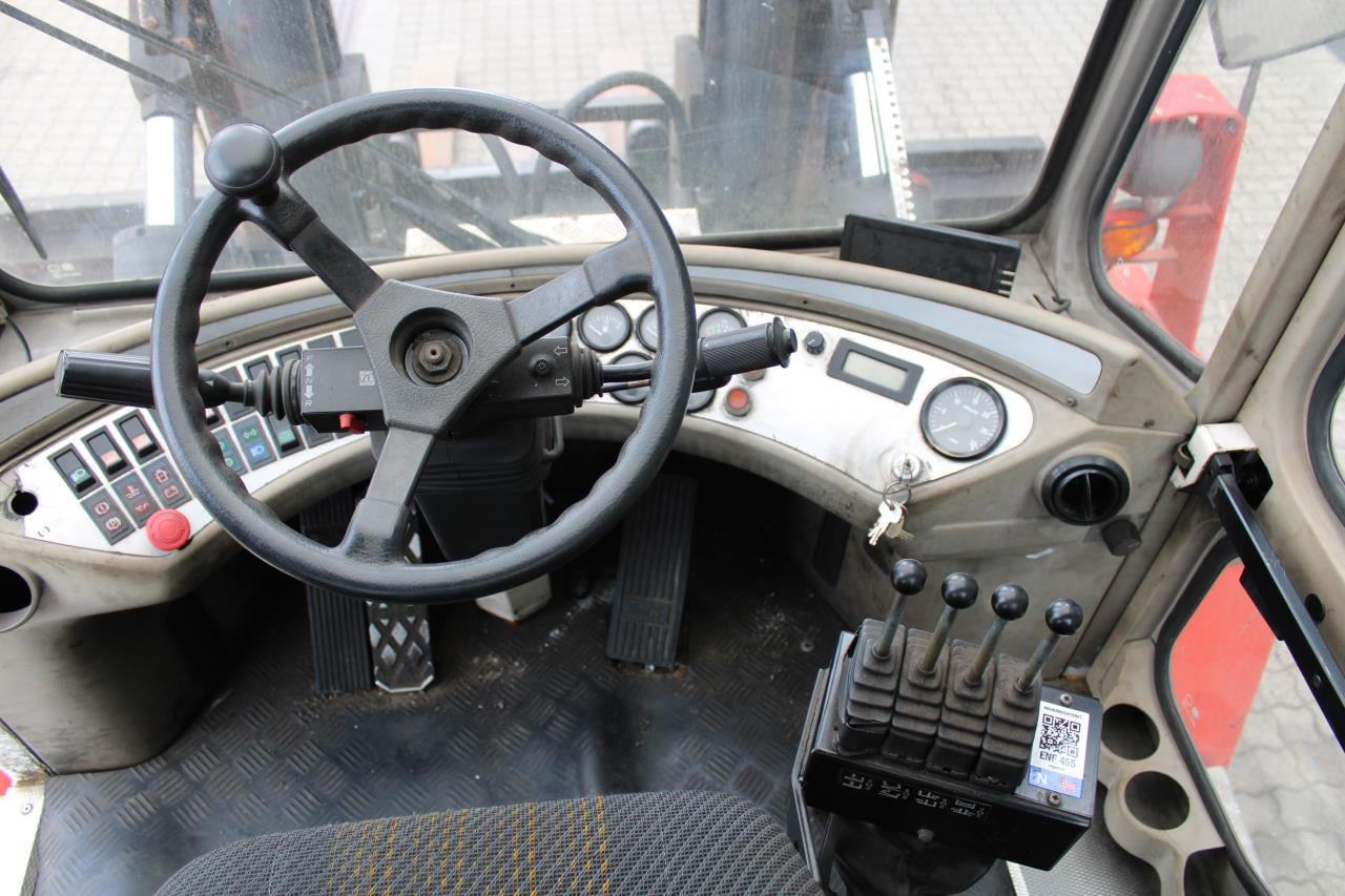 SveTruck 16120 - Chariot élévateur diesel: photos 4 SveTruck 16120 - Chariot élévateur diesel: photos 4