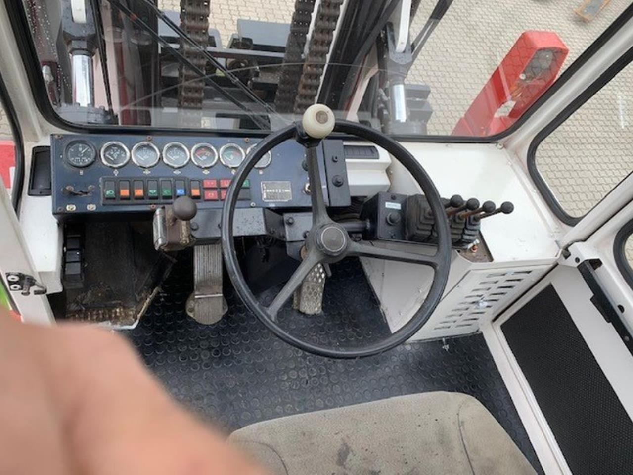 SveTruck 25120-42 - Chariot élévateur diesel: photos 4 SveTruck 25120-42 - Chariot élévateur diesel: photos 4