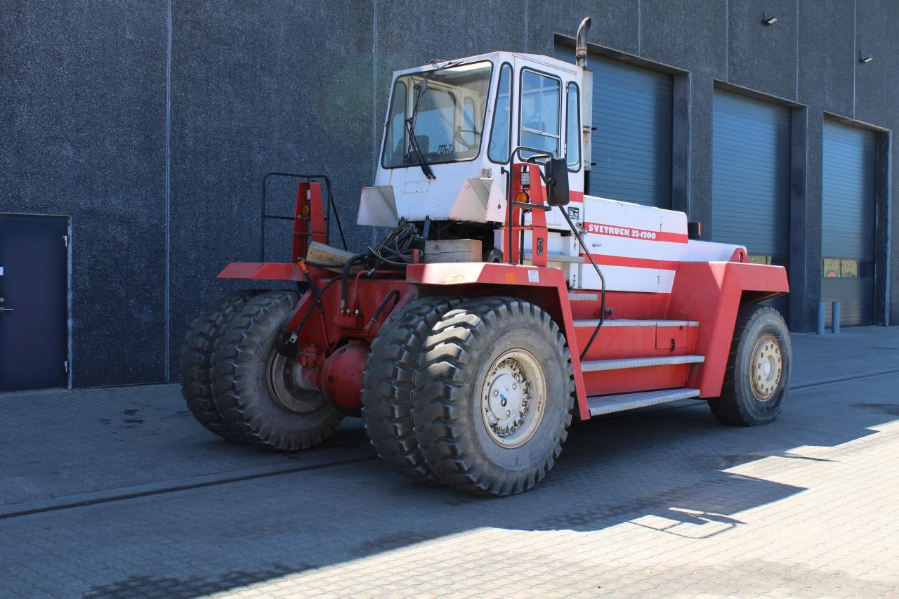 SveTruck 32120-47 - Chariot élévateur diesel: photos 2 SveTruck 32120-47 - Chariot élévateur diesel: photos 2