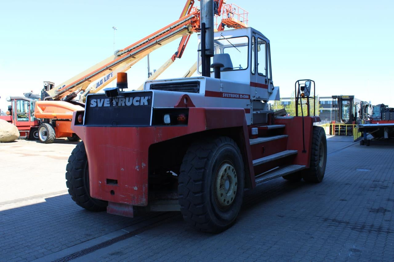 SveTruck 32120-47 - Chariot élévateur diesel: photos 3 SveTruck 32120-47 - Chariot élévateur diesel: photos 3