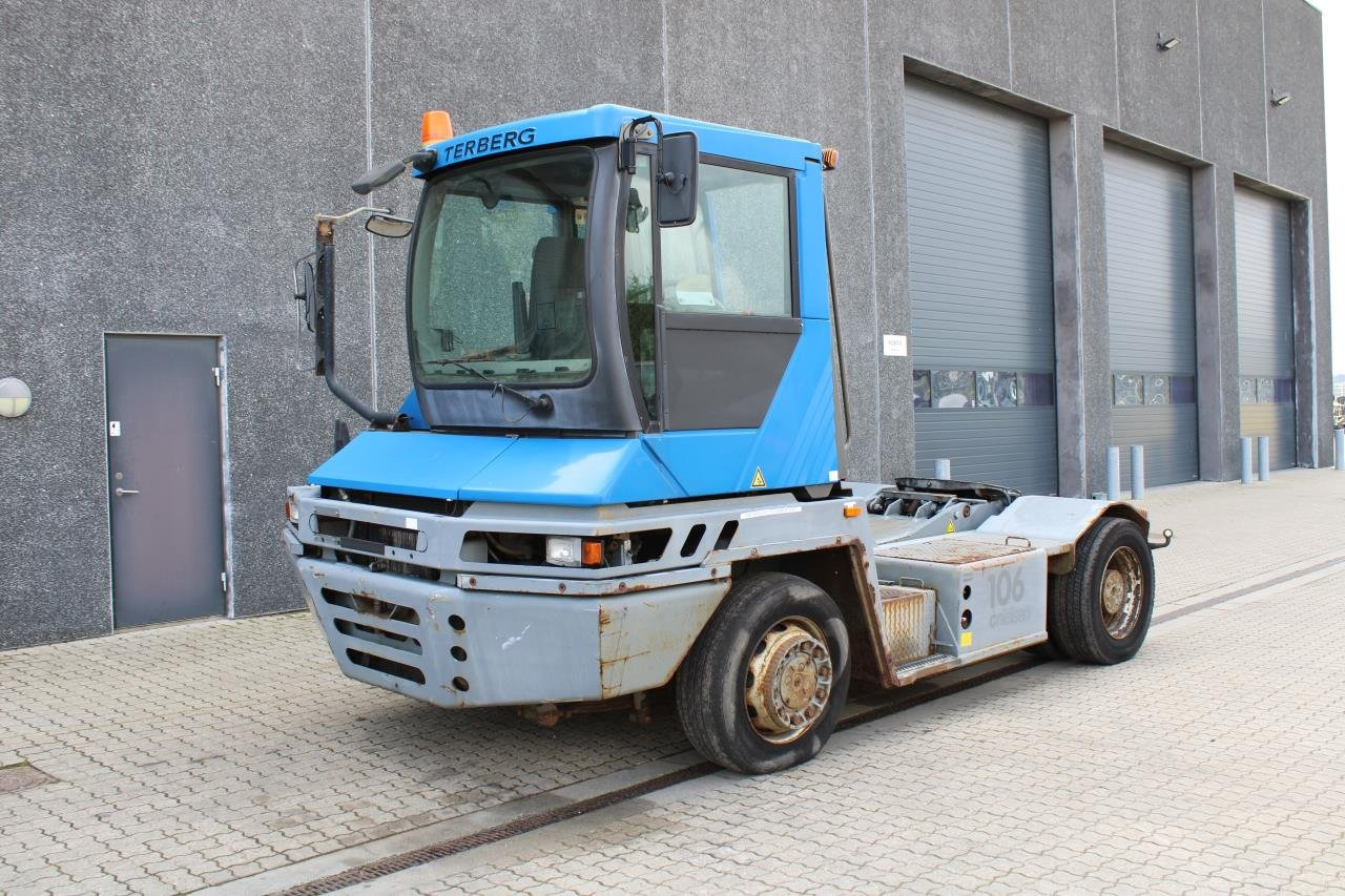 Terberg RT222 - Tracteur portuaire: photos 2 Terberg RT222 - Tracteur portuaire: photos 2