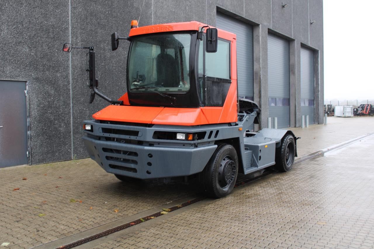 Terberg RT222 - Tracteur portuaire: photos 2 Terberg RT222 - Tracteur portuaire: photos 2