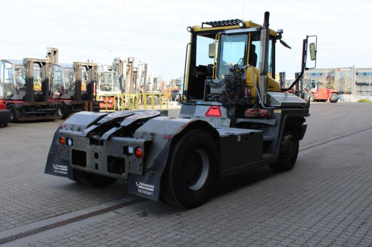 Terberg RT283 - Tracteur portuaire: photos 3 Terberg RT283 - Tracteur portuaire: photos 3