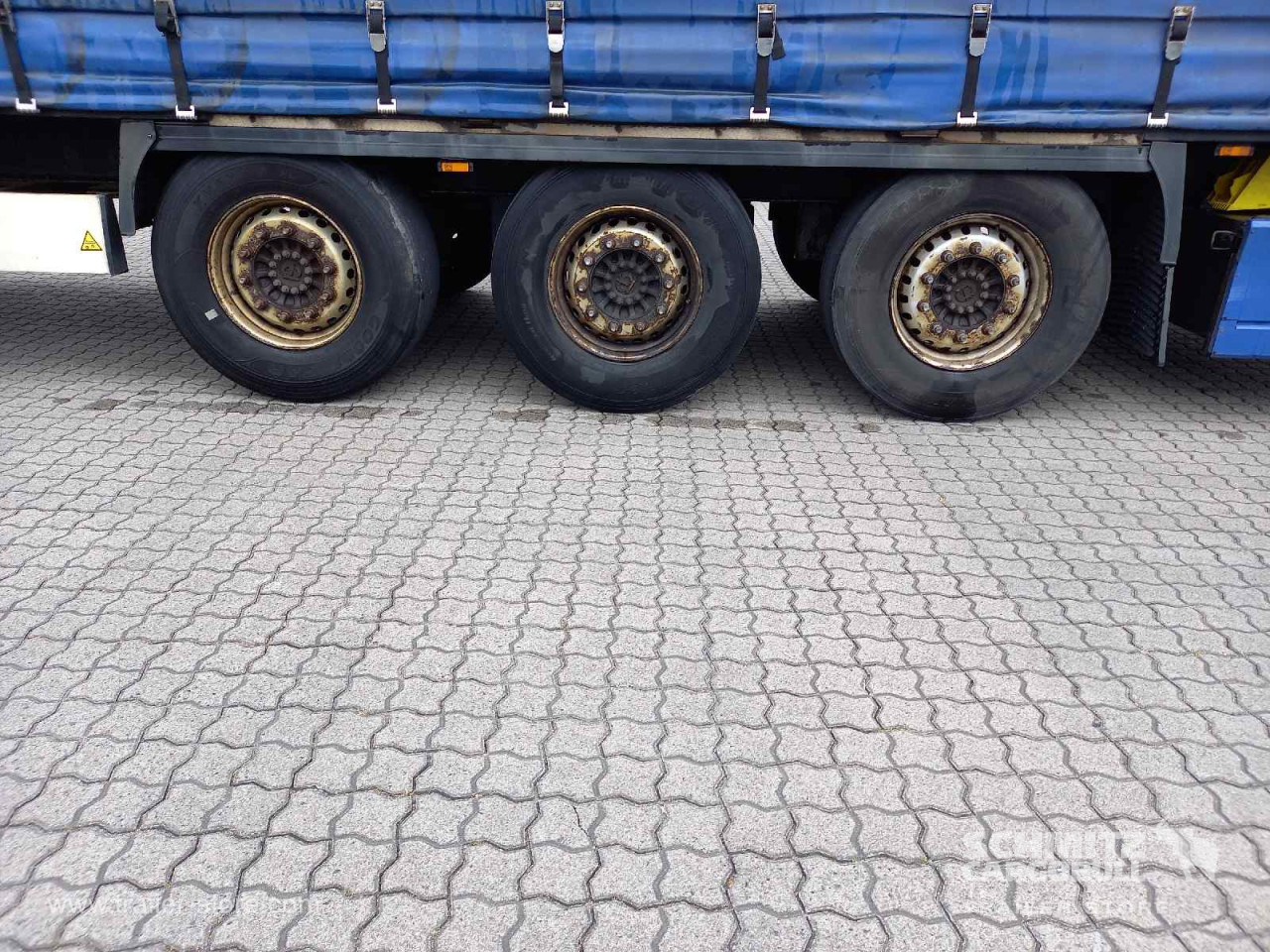 KRONE Auflieger Curtainsider Standard - Semi-remorque rideaux coulissants: photos 2 KRONE Auflieger Curtainsider Standard - Semi-remorque rideaux coulissants: photos 2
