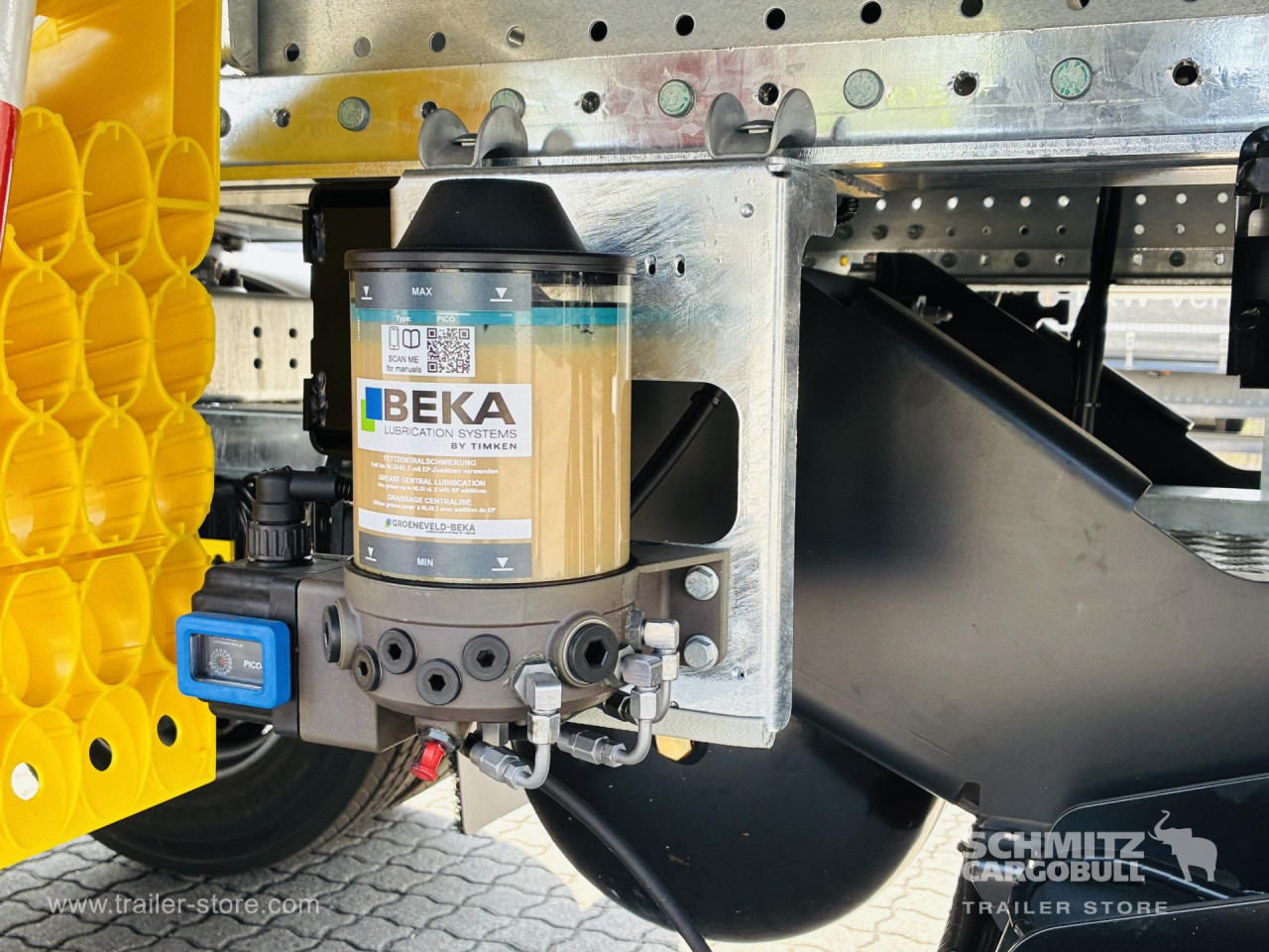 SCHMITZ Auflieger Tiefkühler Standard Taillift - Semi-remorque isothermique: photos 5 SCHMITZ Auflieger Tiefkühler Standard Taillift - Semi-remorque isothermique: photos 5