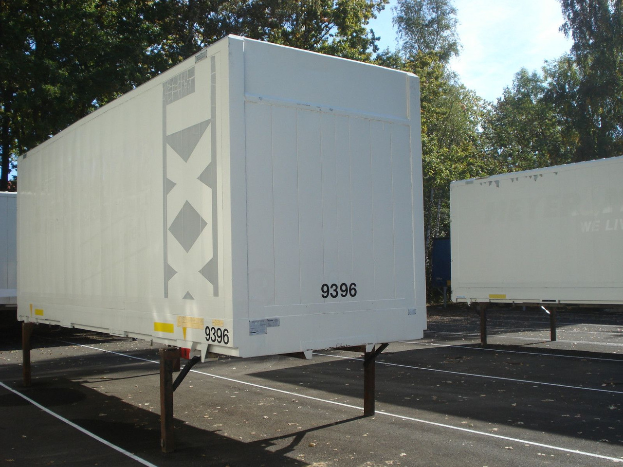 Krone WK 7,7 STG Kleider Textil Jumbo C 7,82 - Remorque fourgon: photos 1 Krone WK 7,7 STG Kleider Textil Jumbo C 7,82 - Remorque fourgon: photos 1